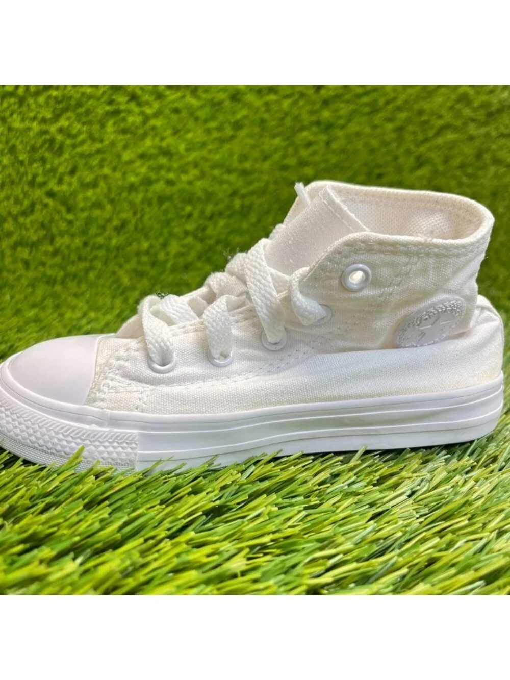 Converse Chuck Taylor All Star High Boys Size 9C White Athletic Shoes Sneakers